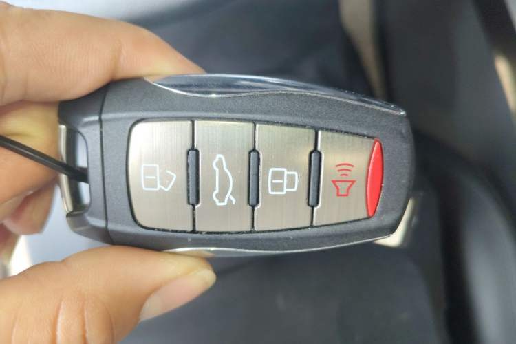 Used Haval H6 2018 Blue-Label 1.5T Automatic Luxury Model Vehicle Key
