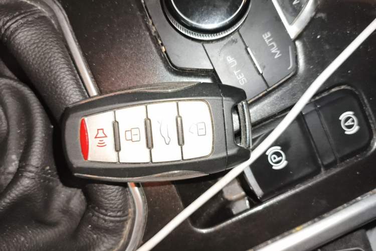 Used Haval H6 2018 Sport Edition 1.5T Manual Two-Wheel Drive Elite Model China V Standard Vehicle Key