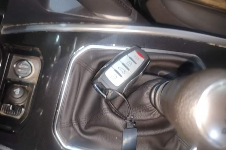 Used Haval H6 2018 Sport Edition 1.5T Manual Two-Wheel Drive Elite Model China V Standard Vehicle Key