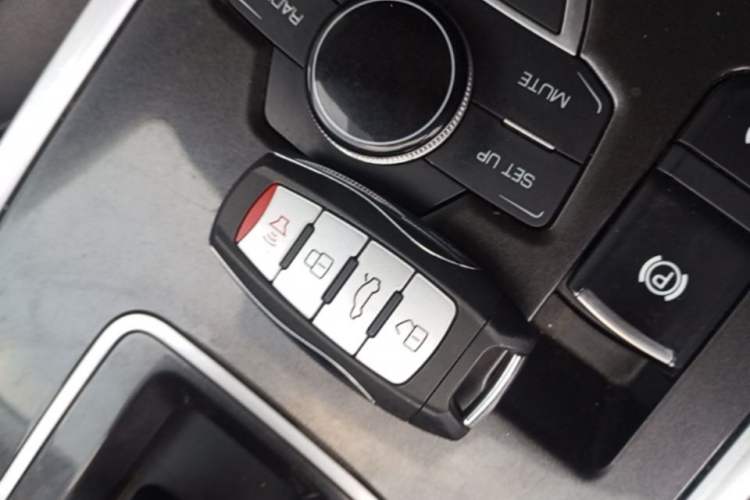 Used Haval H6 2018 Sport Edition 1.5T Automatic Two-Wheel Drive Elite Model China V Standard Vehicle Key