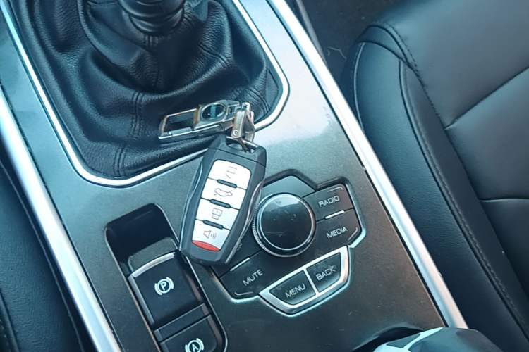 Used Haval H6 2018 Blue Label Sport Edition 1.5T Manual Two-Wheel Drive Elite Model Vehicle Key