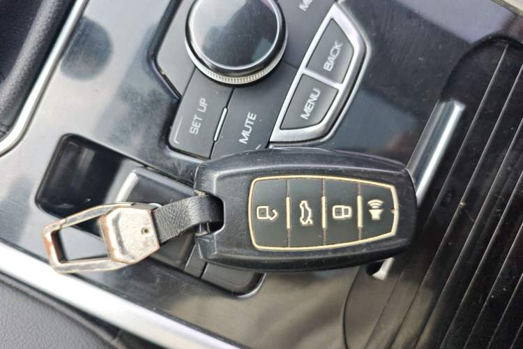Used Haval H6 2018 Sport Edition 1.5T Manual Two-Wheel Drive Elite Model China V Standard Vehicle Key