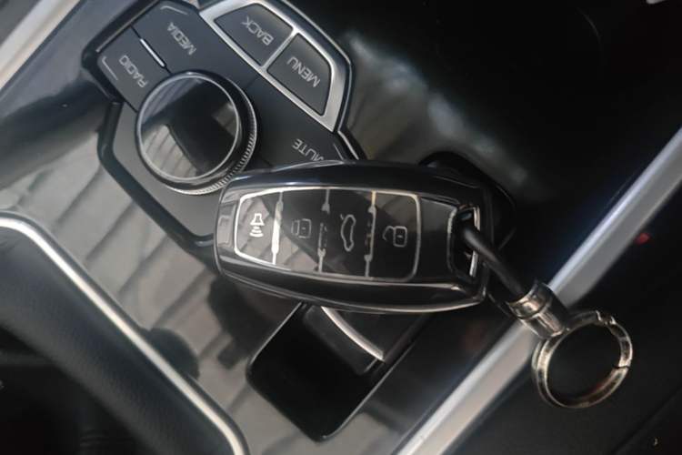 Used Haval H6 2018 Red-Label Sport Version 1.5T Manual Two-Wheel Drive Elite Model Vehicle Key