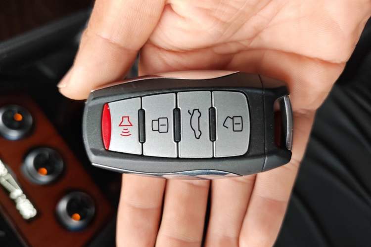 Used Haval H6 2018 Red-Label Sport Version 1.5T Manual Two-Wheel Drive Elite Model Vehicle Key