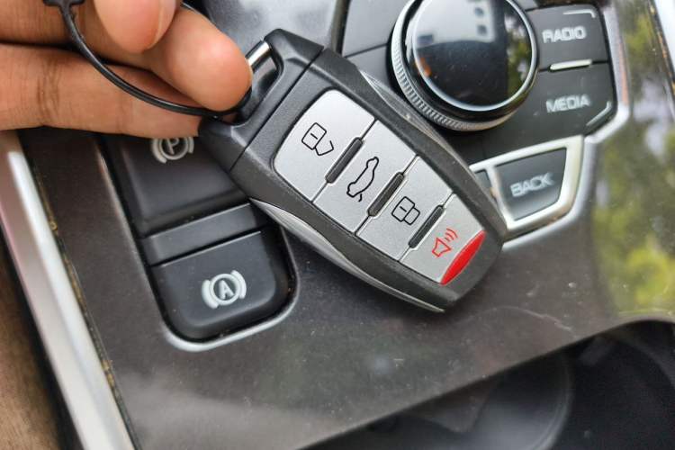 Used Haval H6 2018 Sport Edition 1.5T Manual Two-Wheel Drive Elite Model China V Standard Vehicle Key