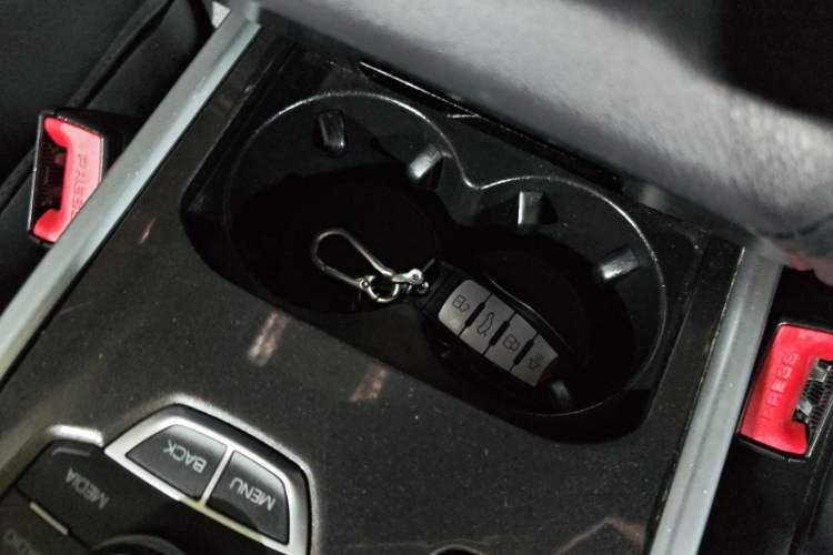 Used Haval H6 2018 Sport Edition 1.5T Automatic Two-Wheel Drive Elite Model China V Standard Vehicle Key