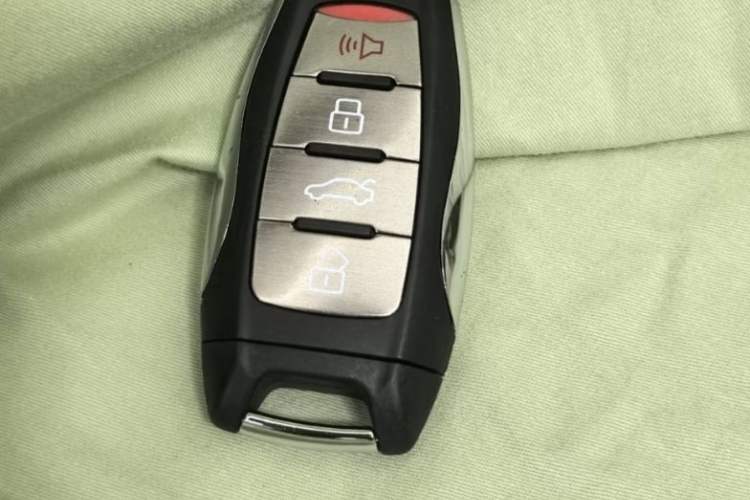 Used Haval H6 2018 Red-Label Sport Version 1.5T Manual Two-Wheel Drive Elite Model Vehicle Key