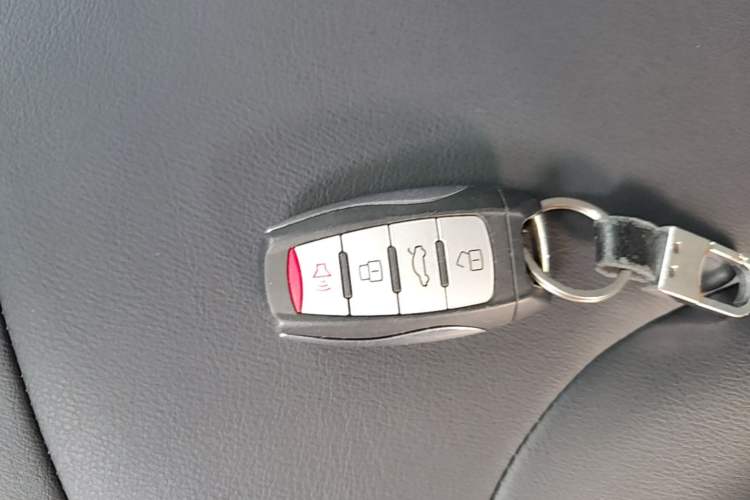 Used Haval H6 2018 Blue Label Sport Edition 1.5T Manual Two-Wheel Drive Elite Model Vehicle Key