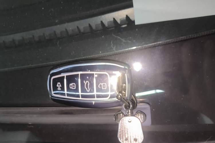 Used Haval H6 2018 Sport Edition 1.5T Automatic Two-Wheel Drive Elite Model China V Standard Vehicle Key