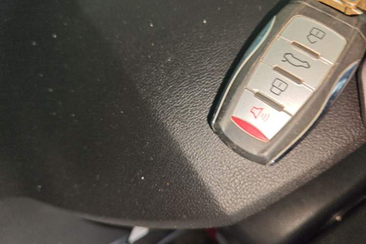 Used Haval H6 2018 Sport Edition 1.5T Automatic Two-Wheel Drive Elite Model China V Standard Vehicle Key