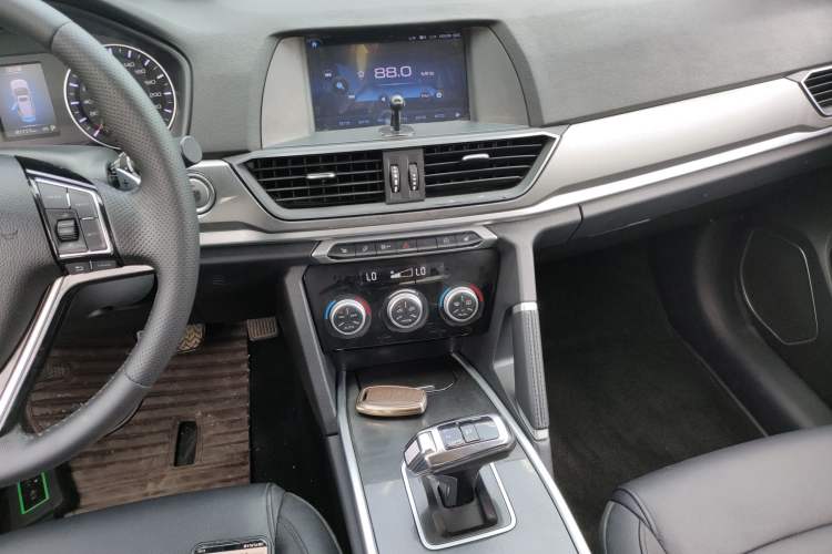 Used Haval H6 2019 Sport Edition 1.5T Automatic Two-Wheel Drive Elite Model China VI Audio And AC Panel