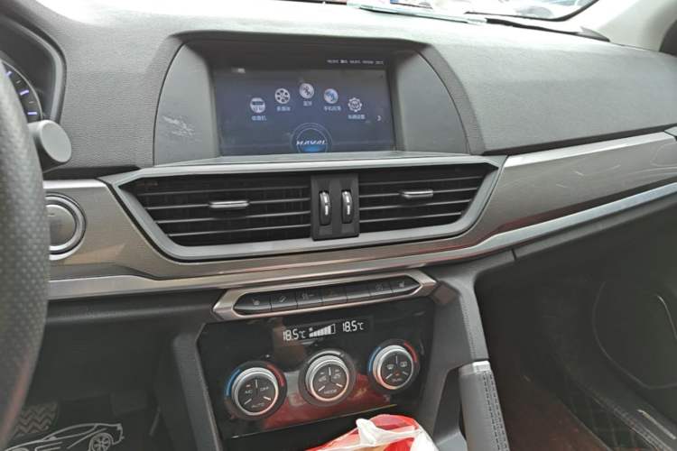 Used Haval H6 2019 Sport Edition 1.5T Automatic Two-Wheel Drive Elite Model China VI Audio And AC Panel