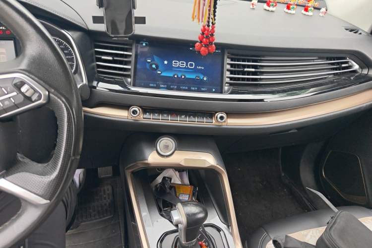 Used Haval H6 2019 Red Label 2.0 GDIT Automatic Luxury Smart Connectivity Edition Audio And AC Panel