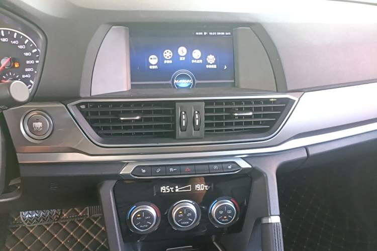 Used Haval H6 2019 Sport Edition 1.5T Automatic Two-Wheel Drive Elite Model China VI Audio And AC Panel