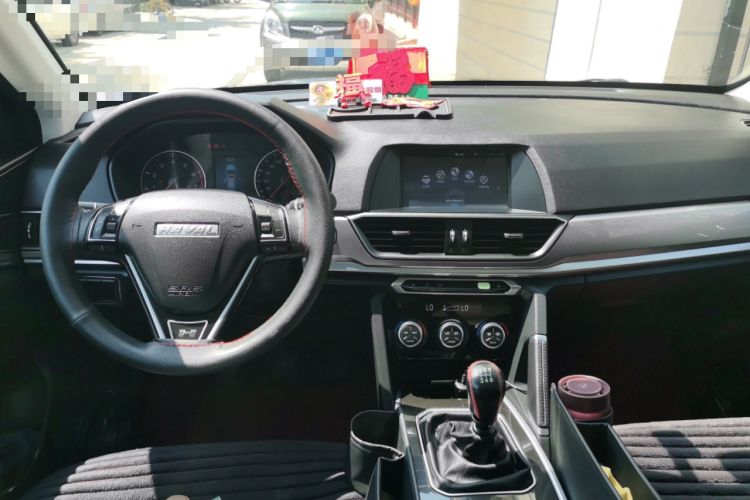 Used Haval H6 2019 Sport Edition 1.5T Manual Two-Wheel Drive Elite Model China VI Standard Center Console