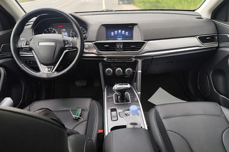 Used Haval H6 2019 Sport Edition 1.5T Automatic Two-Wheel Drive Elite Model China VI Center Console