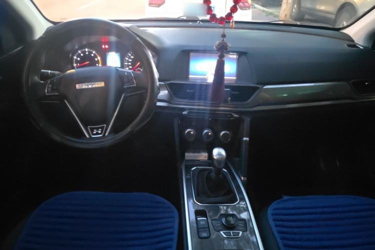 Used Haval H6 2019 Sport Edition 1.5T Manual Two-Wheel Drive Elite Model China VI Standard Center Console