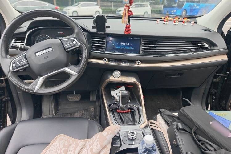 Used Haval H6 2019 Red Label 2.0 GDIT Automatic Luxury Smart Connectivity Edition Center Console