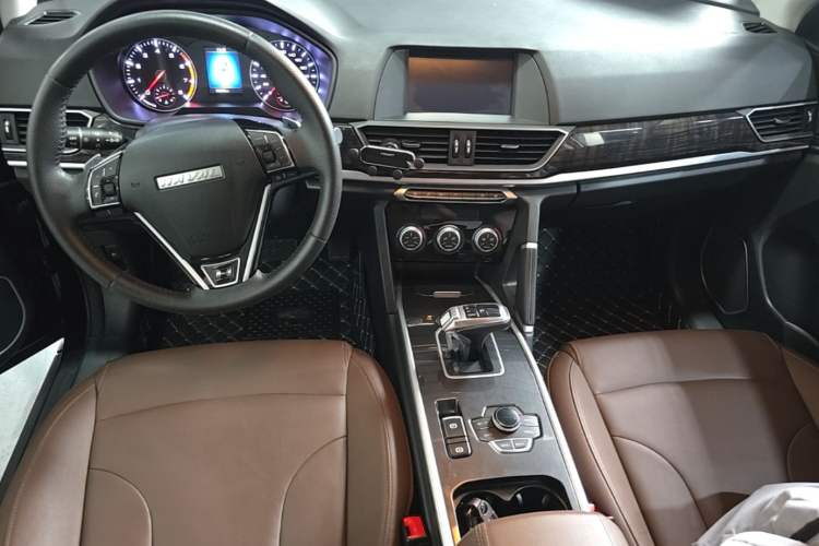 Used Haval H6 2019 Sport Edition 1.5T Automatic Two-Wheel Drive Elite Model China VI Center Console