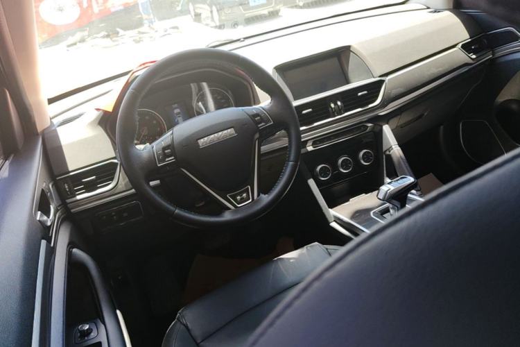 Used Haval H6 2019 Sport Edition 1.5T Automatic Two-Wheel Drive Elite Model China VI Center Console