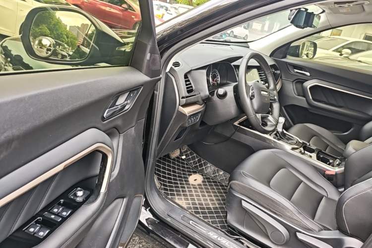 Used Haval H6 2019 Blue Label 1.5 GDIT Automatic Champion Edition Driver Seat