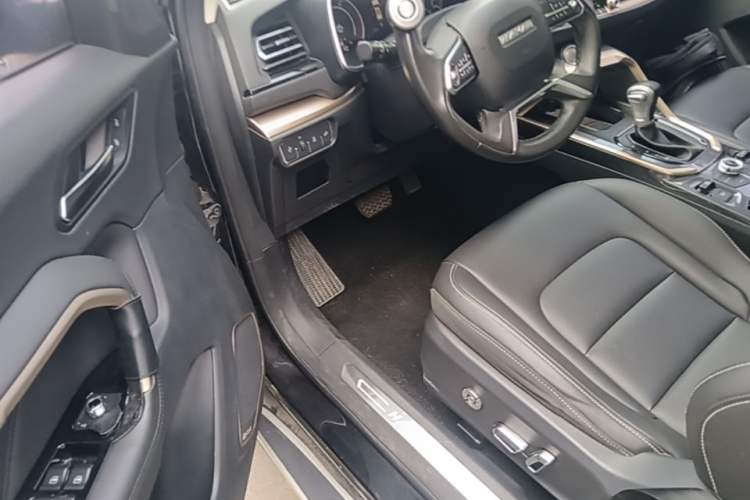 Used Haval H6 2019 Red Label 1.5 GDIT Automatic Luxury Smart Connectivity Edition Driver Seat