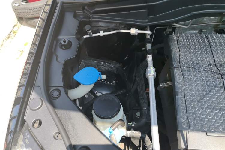 Used Haval H6 2019 Sport Edition 1.5T Manual Two-Wheel Drive Elite Model China VI Standard Engine Bay Right