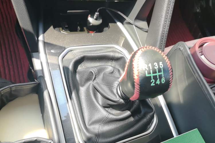 Used Haval H6 2019 Sport Edition 1.5T Manual Two-Wheel Drive Elite Model China VI Standard Gear Lever