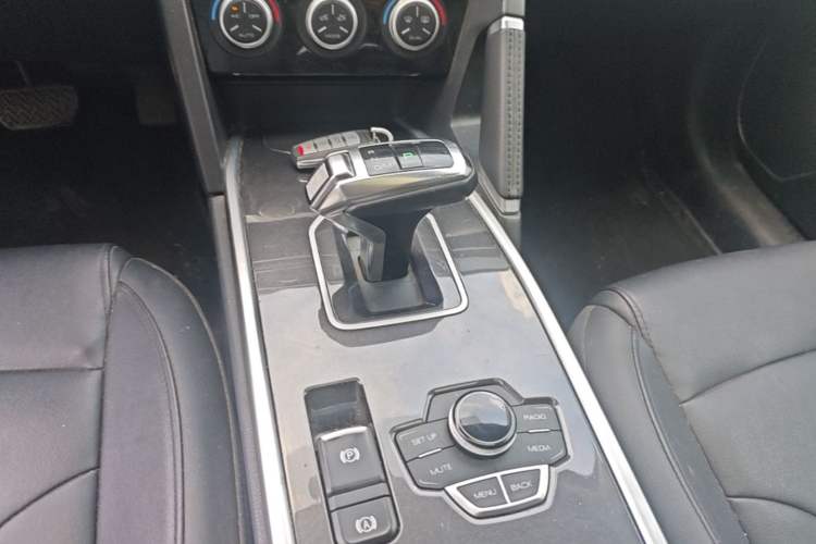 Used Haval H6 2019 Sport Edition 1.5T Automatic Two-Wheel Drive Elite Model China VI Gear Lever