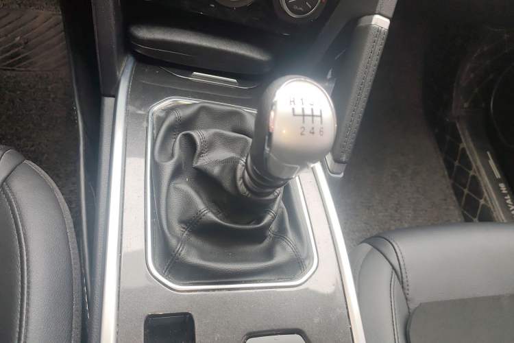 Used Haval H6 2019 Sport Edition 1.5T Manual Two-Wheel Drive Elite Model China VI Standard Gear Lever