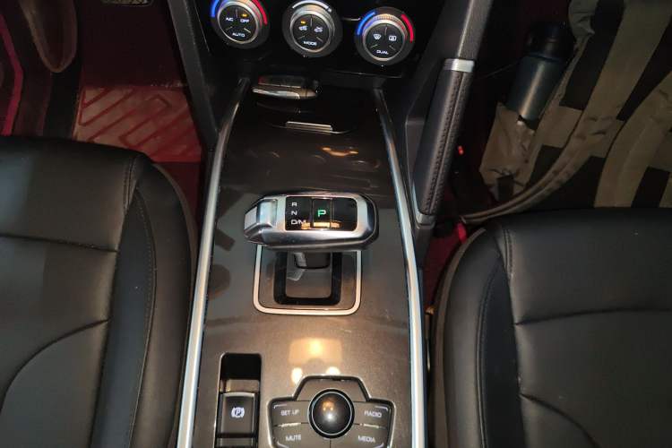 Used Haval H6 2019 Sport Edition 1.5T Automatic Two-Wheel Drive Elite Model China VI Gear Lever