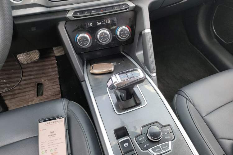 Used Haval H6 2019 Sport Edition 1.5T Automatic Two-Wheel Drive Elite Model China VI Gear Lever