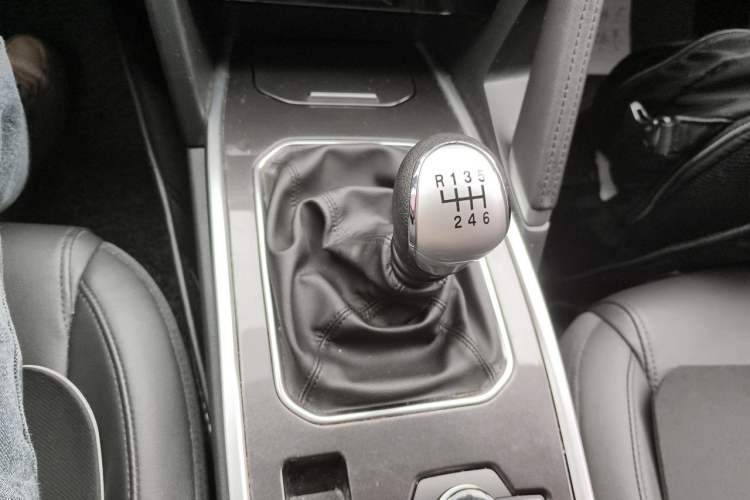 Used Haval H6 2019 Sport Edition 1.5T Manual Two-Wheel Drive Elite Model China VI Standard Gear Lever