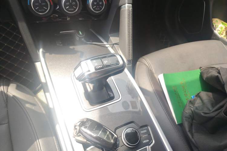 Used Haval H6 2019 Sport Edition 1.5T Automatic Two-Wheel Drive Elite Model China VI Gear Lever