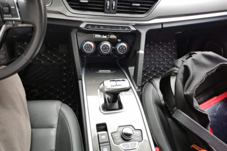 Used Haval H6 2019 Sport Edition 1.5T Automatic Two-Wheel Drive Elite Model China VI Gear Lever