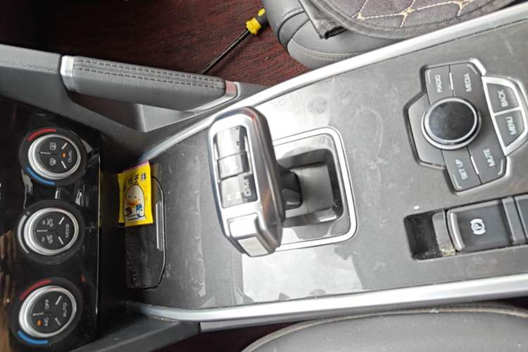 Used Haval H6 2019 Sport Edition 1.5T Automatic Two-Wheel Drive Elite Model China VI Gear Lever