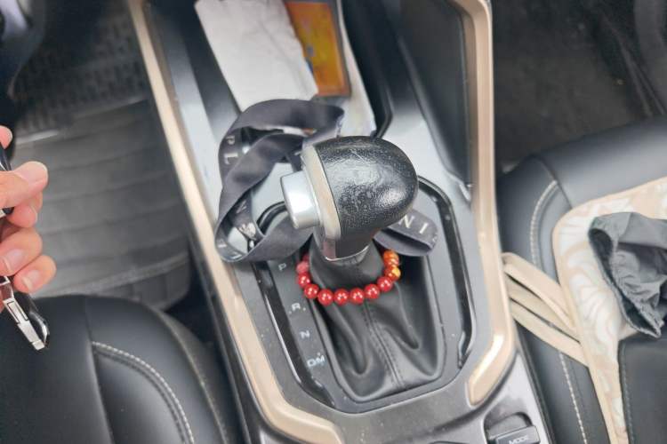 Used Haval H6 2019 Red Label 2.0 GDIT Automatic Luxury Smart Connectivity Edition Gear Lever