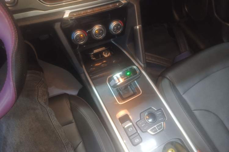 Used Haval H6 2019 Sport Edition 1.5T Automatic Two-Wheel Drive Elite Model China VI Gear Lever