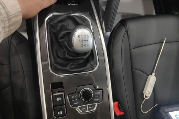 Used Haval H6 2019 Sport Edition 1.5T Manual Two-Wheel Drive Elite Model China VI Standard Gear Lever