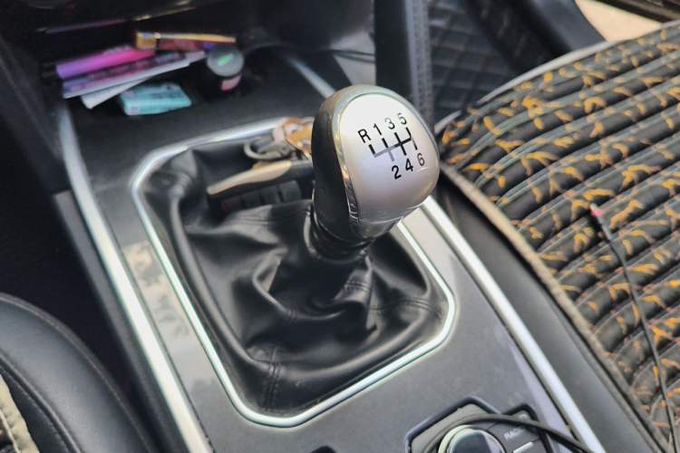 Used Haval H6 2019 Sport Edition 1.5T Manual Two-Wheel Drive Elite Model China VI Standard Gear Lever
