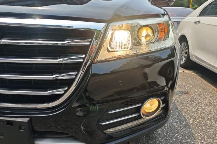 Used Haval H6 2019 Sport Edition 1.5T Automatic Two-Wheel Drive Elite Model China VI Left Front Headlight