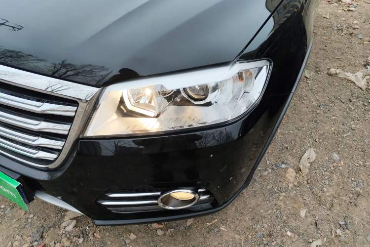 Used Haval H6 2019 Sport Edition 1.5T Automatic Two-Wheel Drive Elite Model China VI Left Front Headlight
