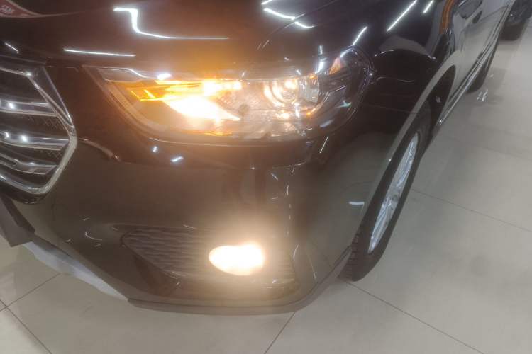 Used Haval H6 2019 Sport Edition 1.5T Automatic Two-Wheel Drive Elite Model China VI Left Front Headlight