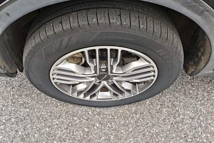 Used Haval H6 2019 Blue Label 1.5 GDIT Automatic Champion Edition Left Front Wheel Hub