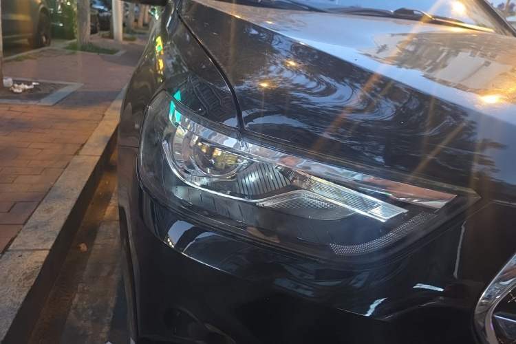 Used Haval H6 2019 Sport Edition 1.5T Manual Two-Wheel Drive Elite Model China VI Standard Right Front Headlight