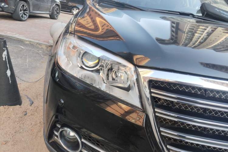 Used Haval H6 2019 Sport Edition 1.5T Automatic Two-Wheel Drive Elite Model China VI Right Front Headlight