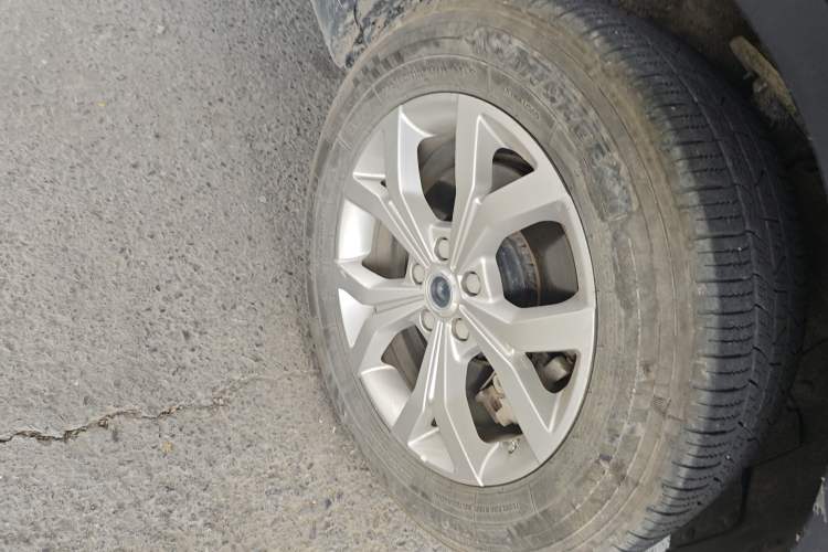 Used Haval H6 2019 Red Label 1.5 GDIT Automatic Champion Edition Right Front Wheel Hub