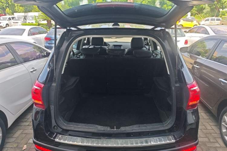Used Haval H6 2019 Sport Edition 1.5T Automatic Two-Wheel Drive Elite Model China VI Trunk