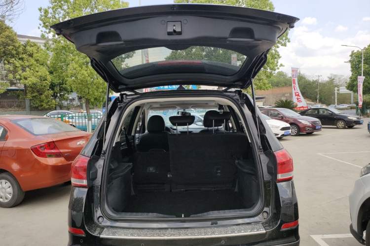 Used Haval H6 2019 Sport Edition 1.5T Automatic Two-Wheel Drive Elite Model China VI Trunk