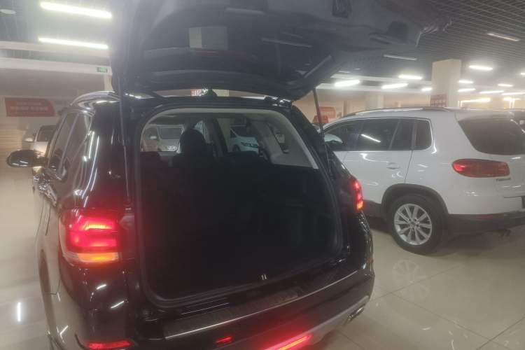 Used Haval H6 2019 Sport Edition 1.5T Automatic Two-Wheel Drive Elite Model China VI Trunk